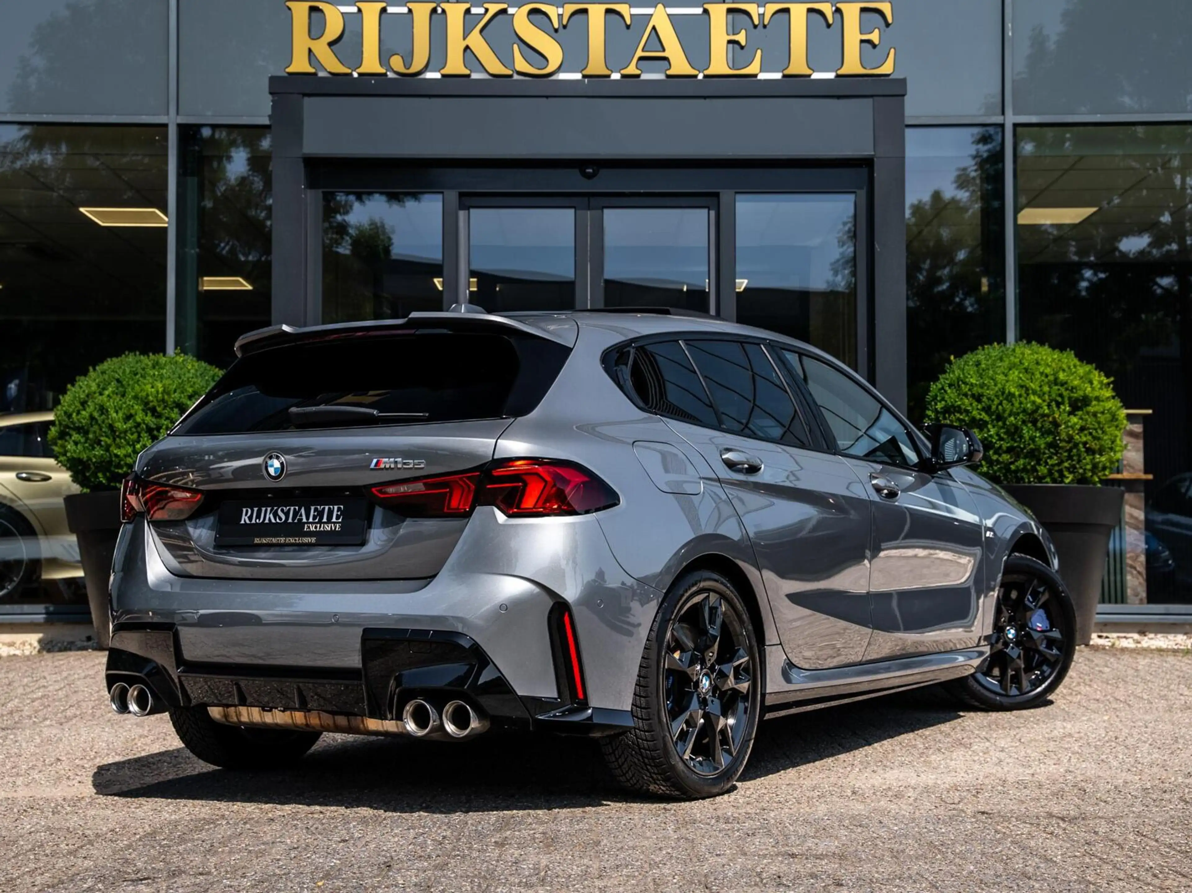 BMW 135 1-serie M135 xDrive|PANO|H&K|360|HEAD-IP|MEMORY|SF — photo 7