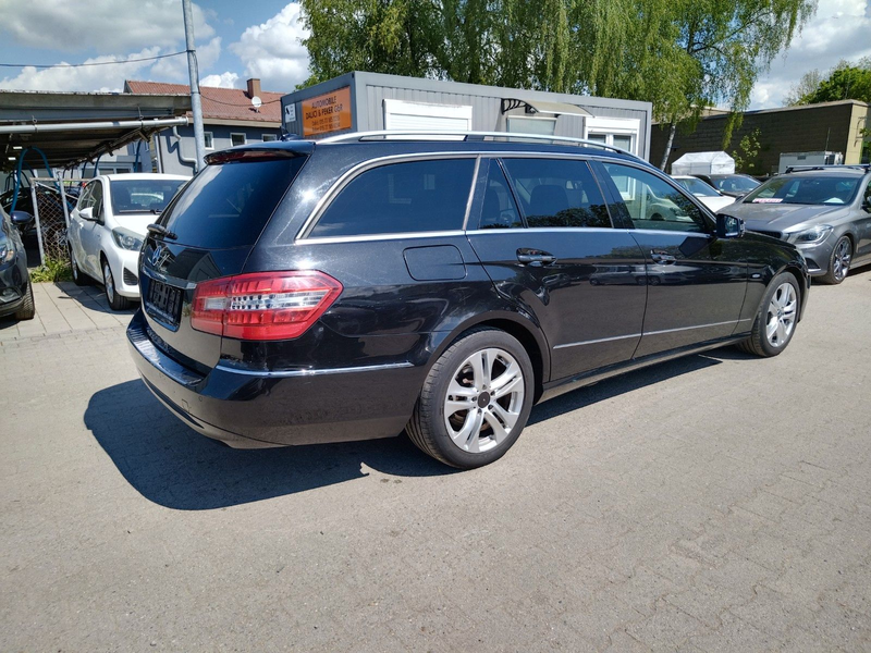 Mercedes-Benz E 200 T-Model CGI+XENON+:PANO+NAVI+ILS+PDC+EURO5 — photo 6