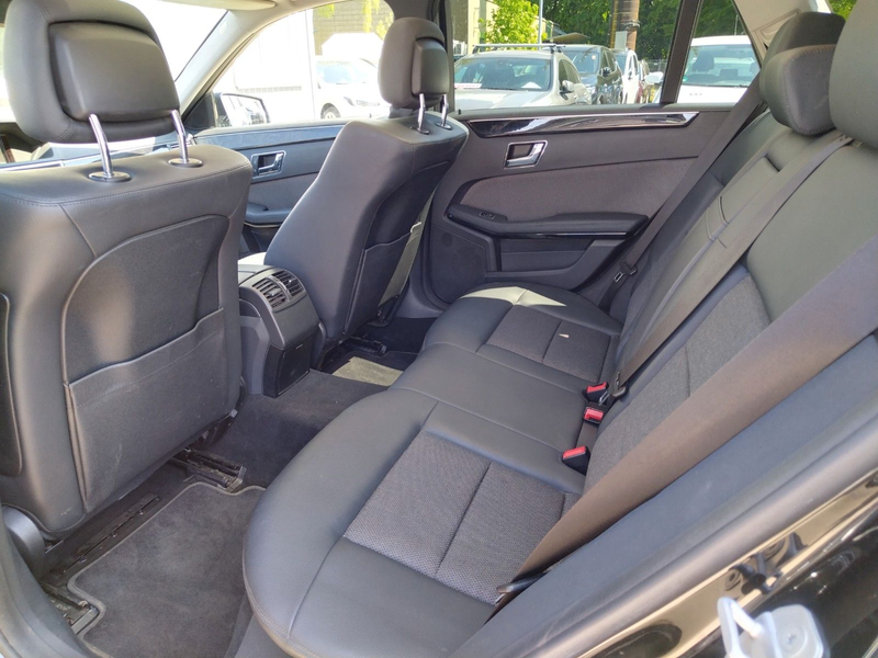 Mercedes-Benz E 200 T-Model CGI+XENON+:PANO+NAVI+ILS+PDC+EURO5 — photo 12