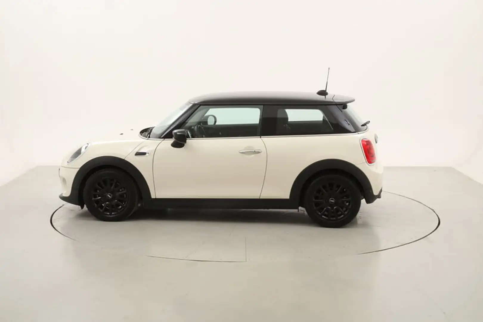 MINI Cooper Cooper Boost 1.5 Benzina 136CV Bianco - 2