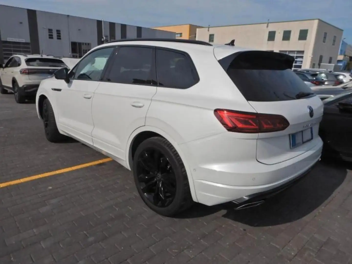 Volkswagen Touareg 3.0TDI 4M R LINE BLACK+PANO+LUFT+21+MATR Blanc - 2