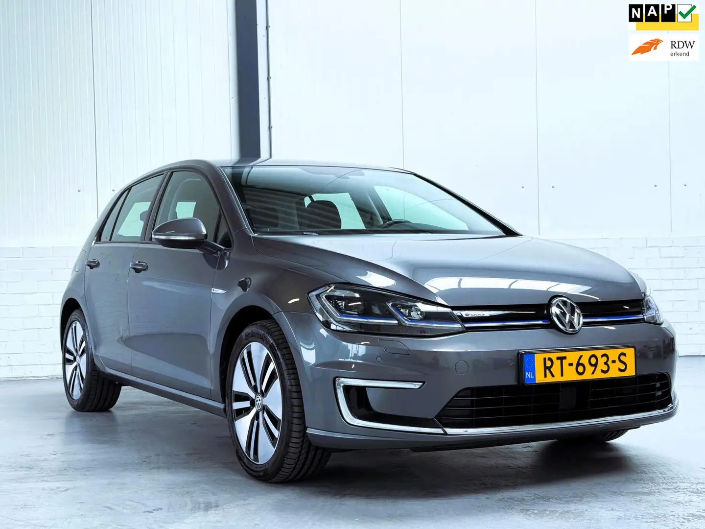 Volkswagen e-Golf E-Golf 36KWh|Trekhaak Grijs - 1