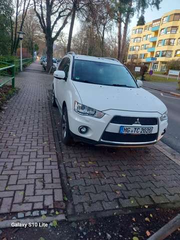 Imagine Mitsubishi Outlander 2.2 DI-D 4WD Instyle