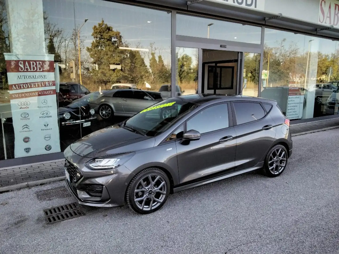 Ford Fiesta 1.0 Ecoboost Hybrid 125 CV 5 porte ST-Line Grigio - 1