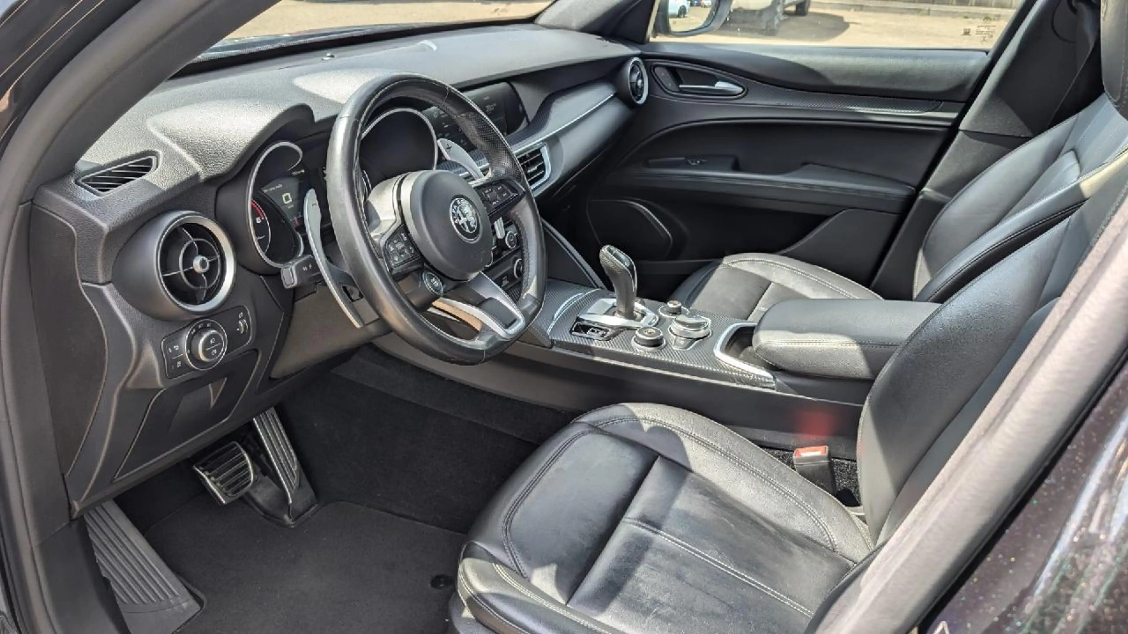 Alfa Romeo Stelvio Ti Q4 — photo 9