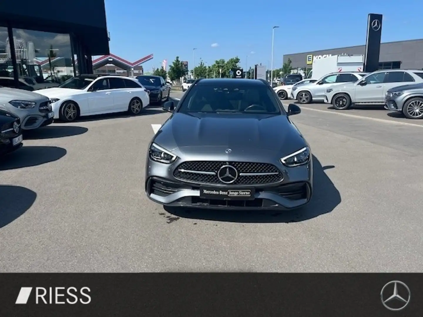 Mercedes-Benz C 300 e T-Modell AMG Night Pano Ambi Gris - 2
