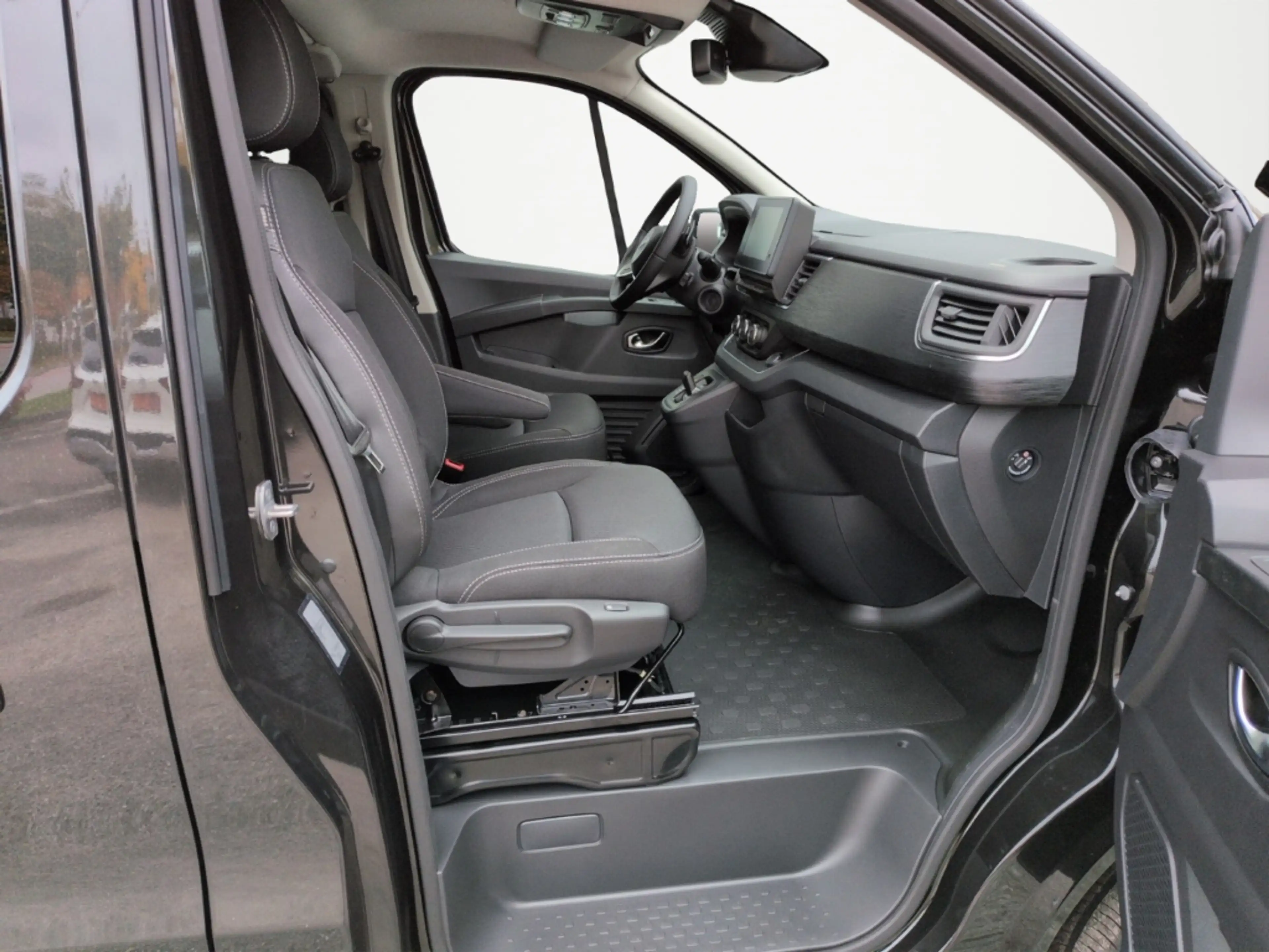 Nissan Primastar Kombi L1H1 2,8t Tekna Navi 360 Kamera LED Apple Ca — photo 9