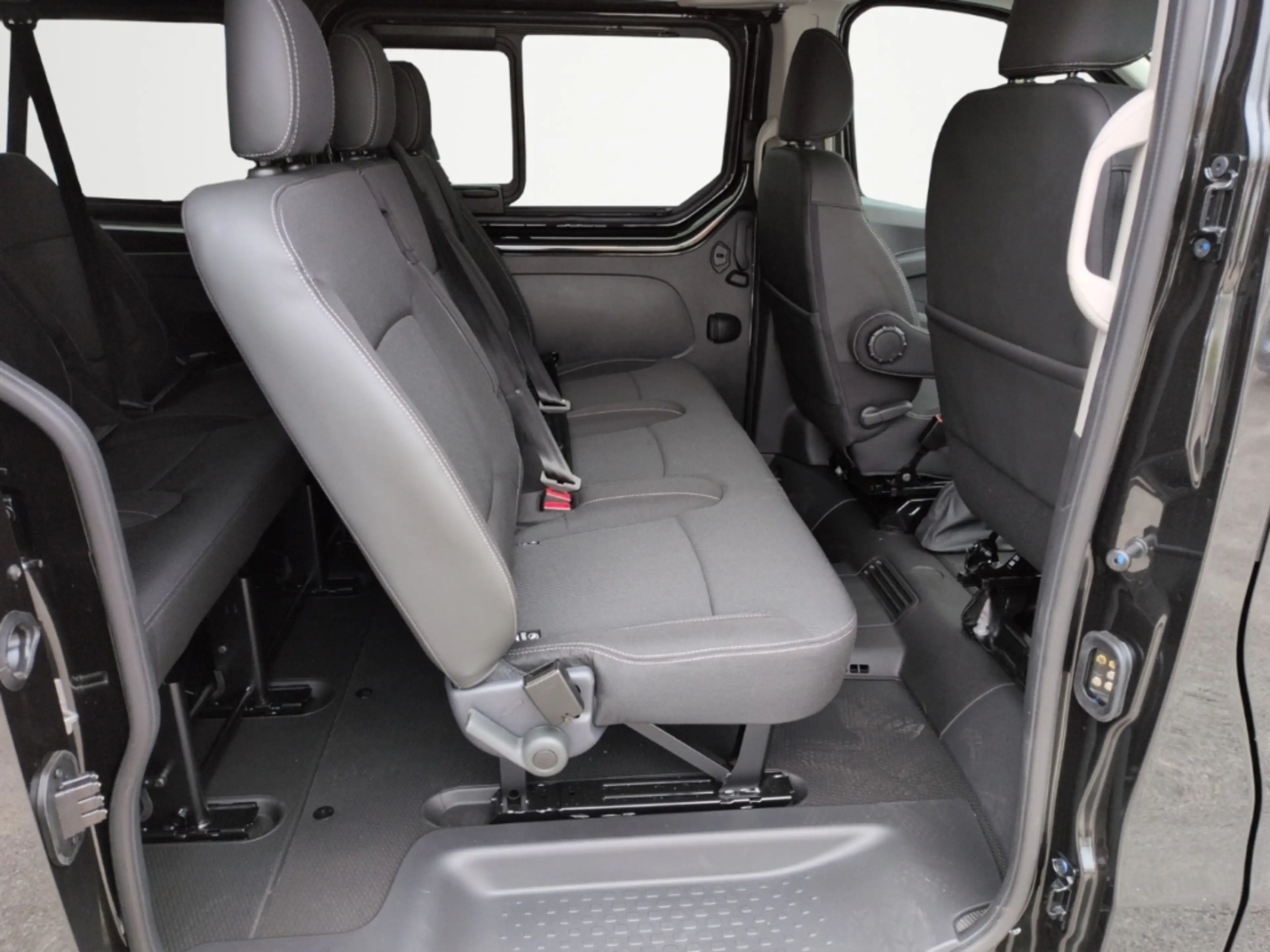 Nissan Primastar Kombi L1H1 2,8t Tekna Navi 360 Kamera LED Apple Ca — photo 10
