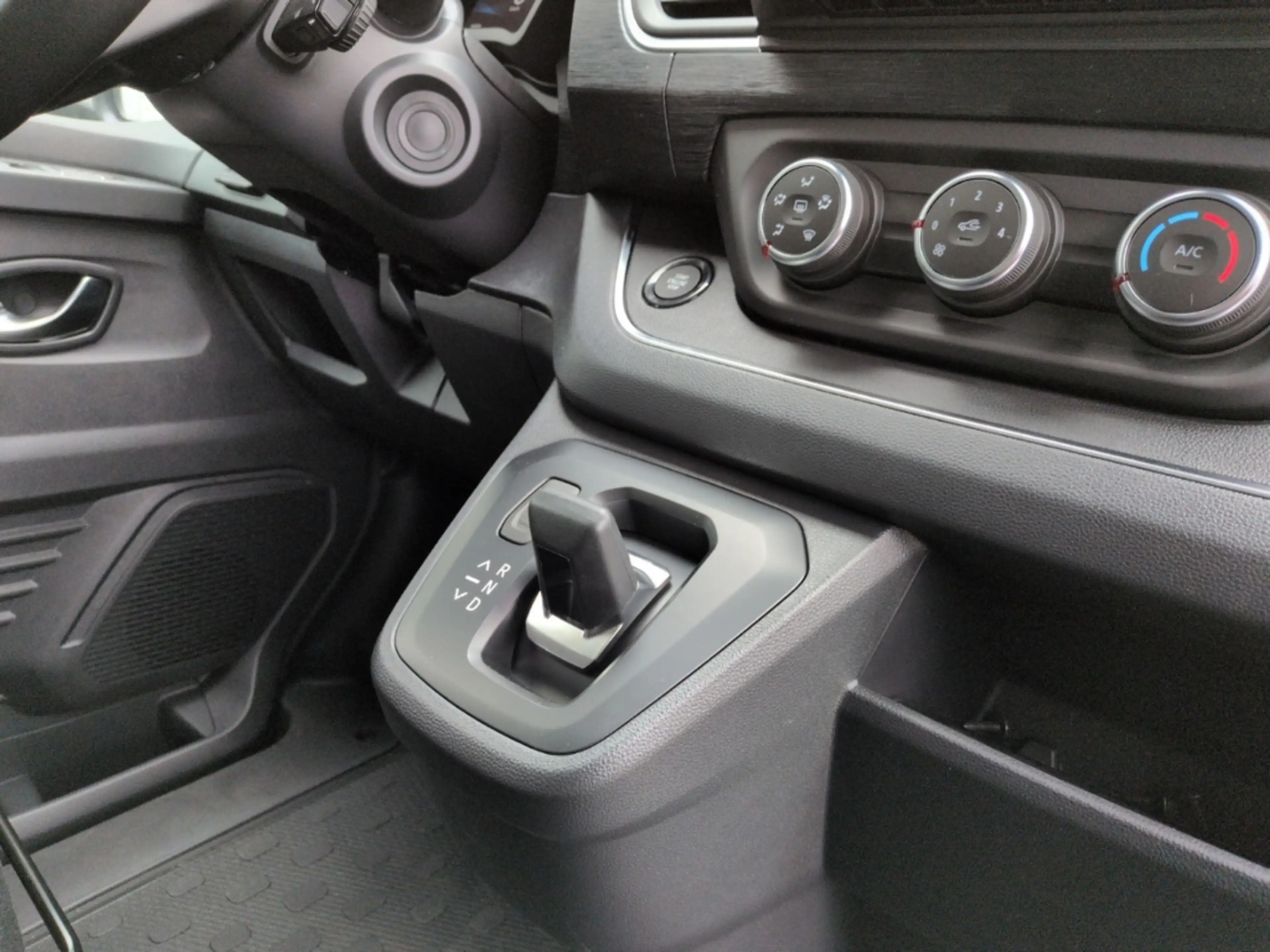 Nissan Primastar Kombi L1H1 2,8t Tekna Navi 360 Kamera LED Apple Ca — photo 14