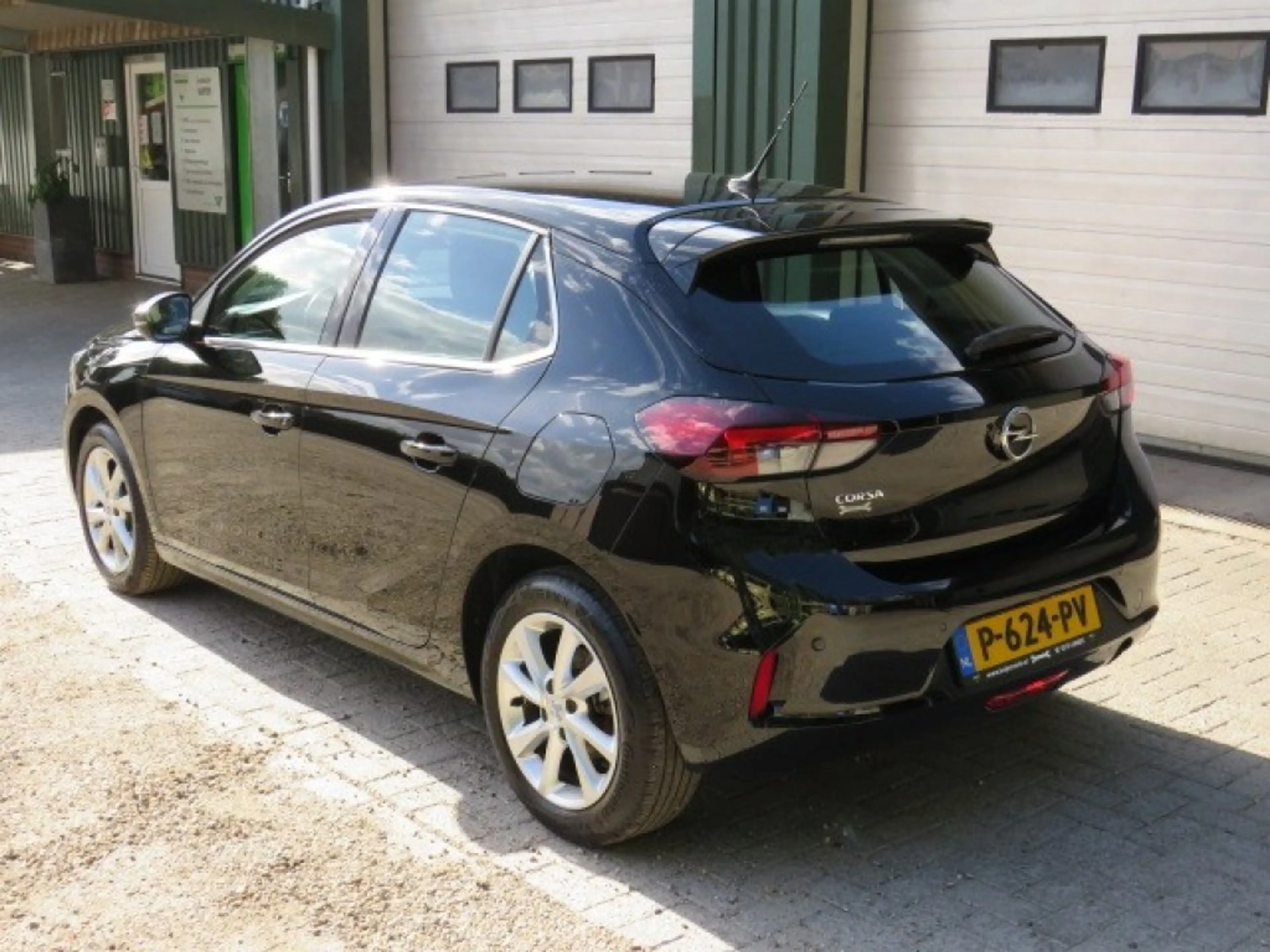 Opel Corsa 1.2 GS LINE — photo 7