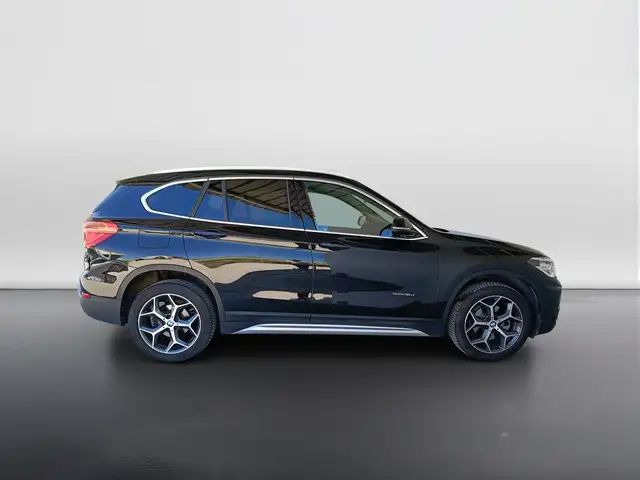BMW X1 view 3