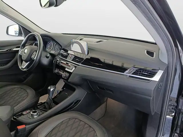 BMW X1 view 10