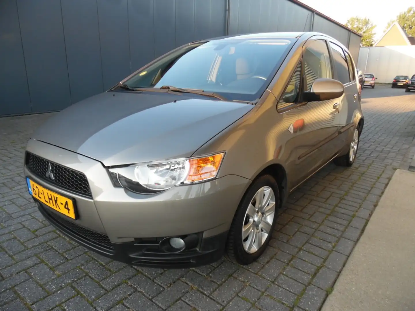 Mitsubishi Colt 1.3 EDITION TWO Grijs - 1