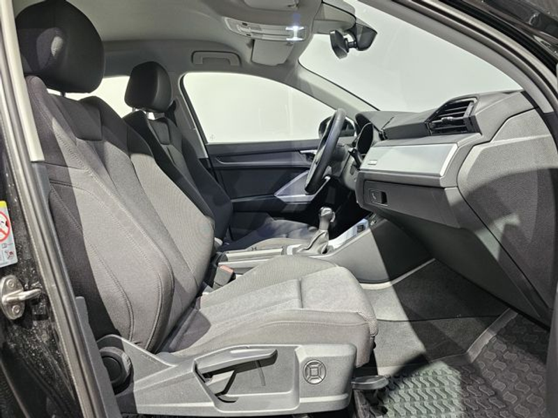 Audi Q3 35 TFSI Sport Virtual LED Plus Standheiz. AHK Spor — photo 14