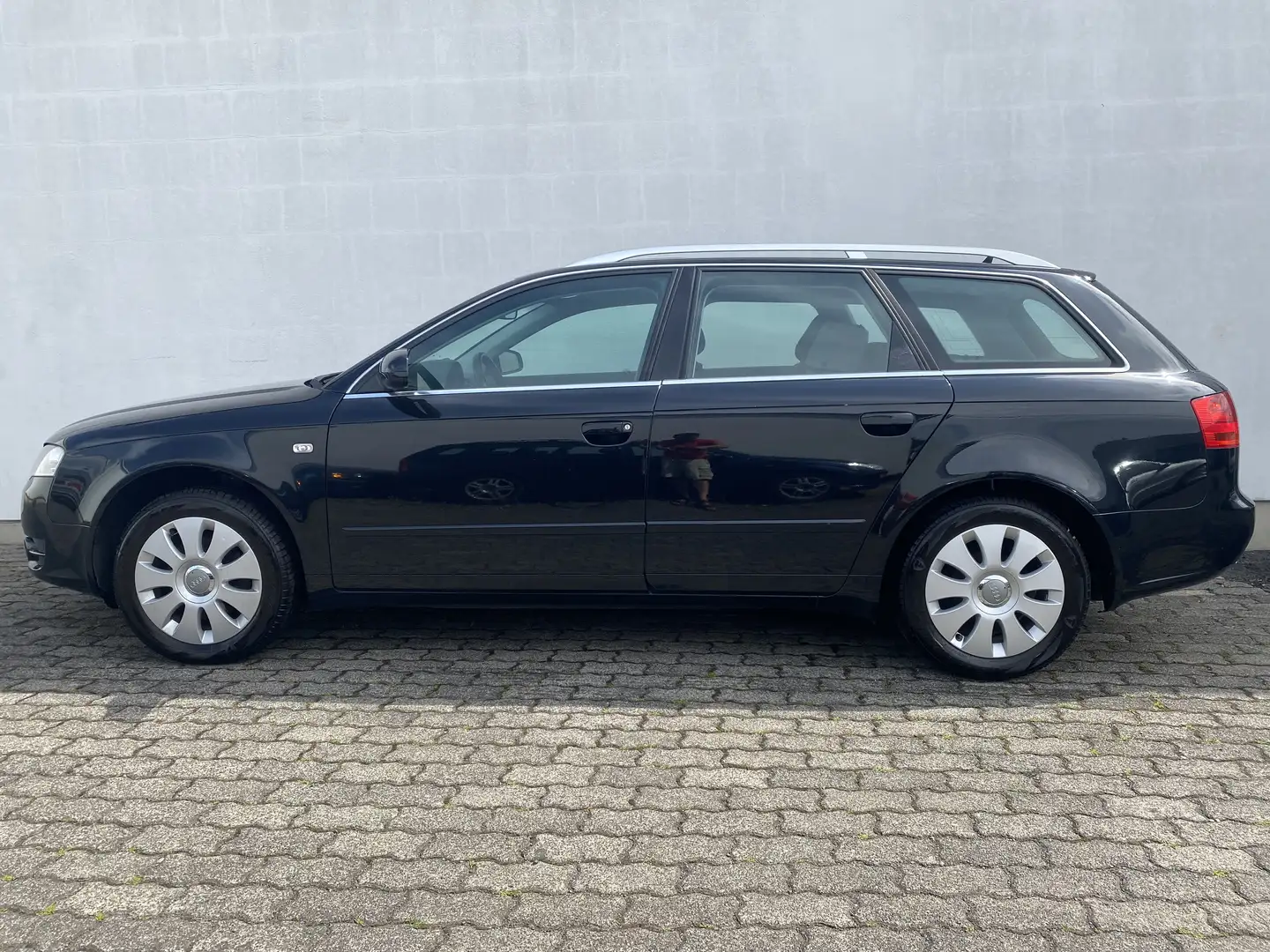 Audi A4 Avant 1.9 TDI DPF Klima/PDC/2.Hand/Navi Plus/LM... Schwarz - 1