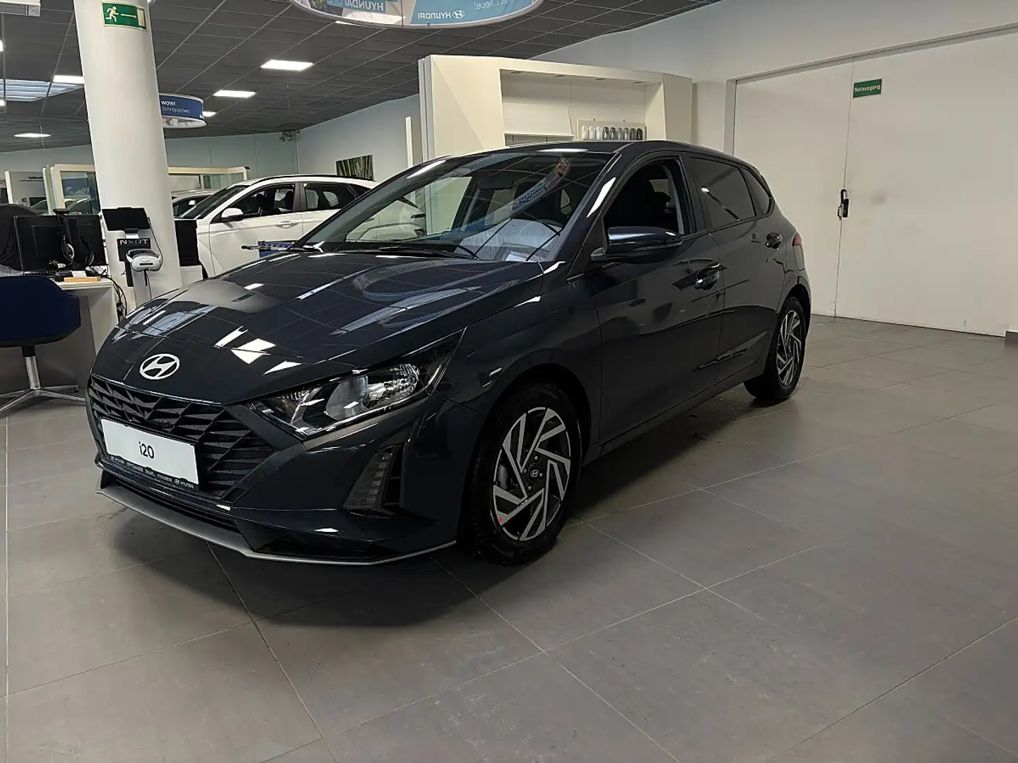 Hyundai i20 1,2 MPI GO Jubile 2026 Grau - 1