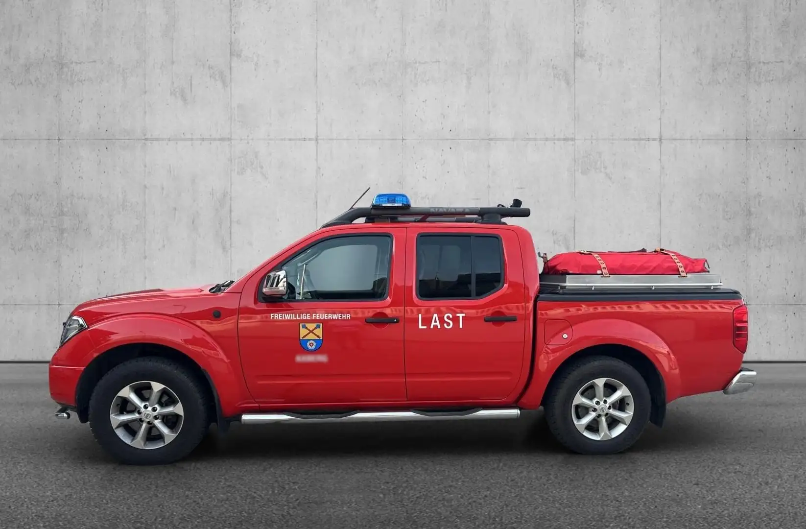 Nissan Navara D40 D233F SUV / Geländewagen Roşu - 2