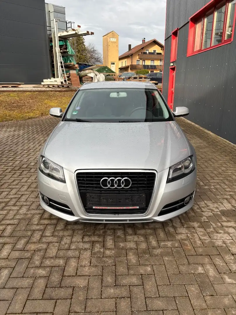 Audi A3 Sportback 1.4 TFSI Ambition *SHZ*XENON* Срібний - 2