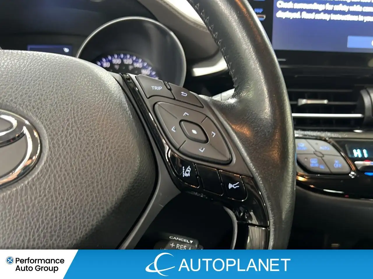 Toyota C-HR снимка Toyota C-HR