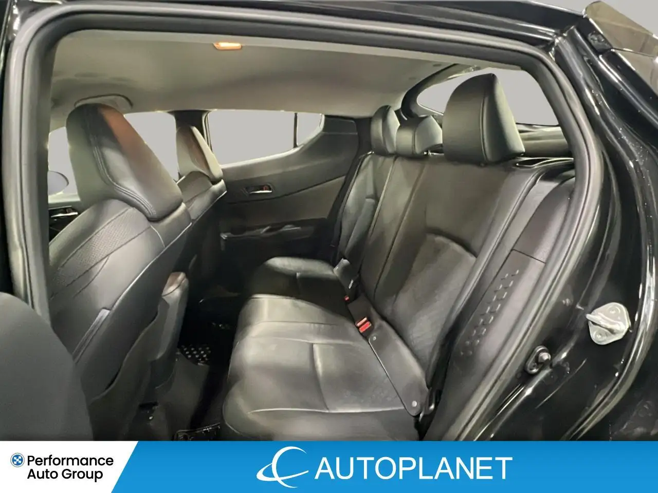 Toyota C-HR снимка Toyota C-HR