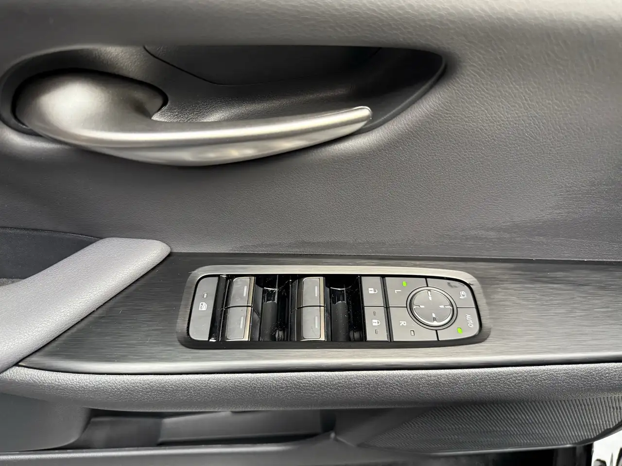 Lexus UX снимка Lexus UX