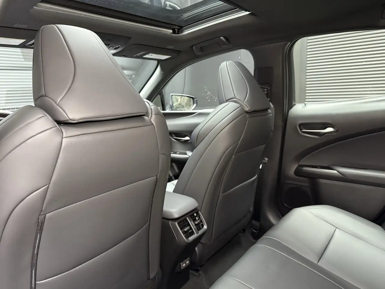 Lexus UX снимка Lexus UX