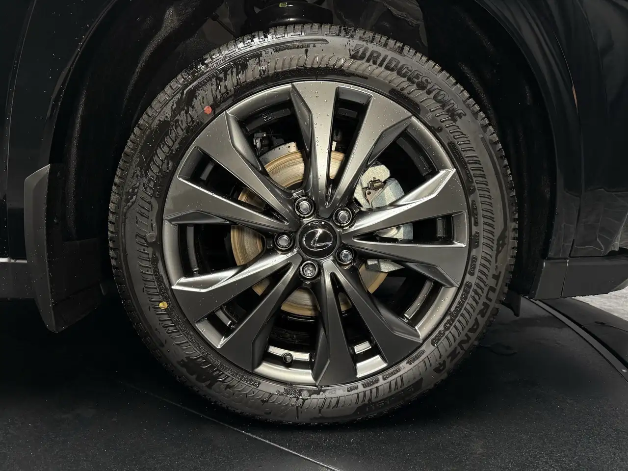 Lexus UX снимка Lexus UX