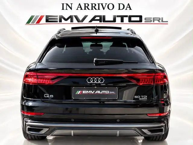 Audi Q8 view 18