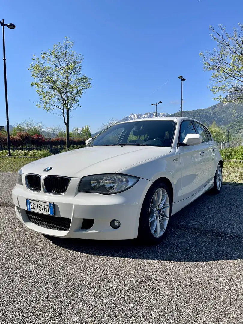 BMW 118 d 5p 2.0 143cv *Allestimento MSport* Bílá - 1