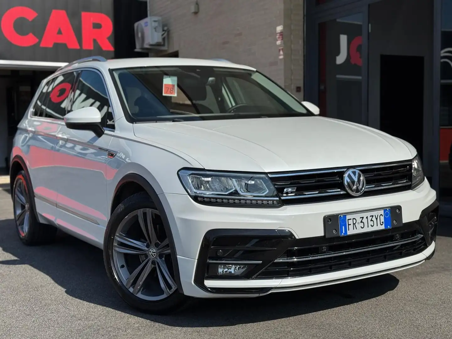 Volkswagen Tiguan 1.6 TDI SCR Sport BlueMotion Technology R LINE Alb - 1