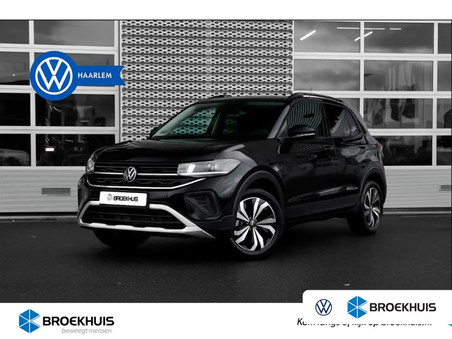 Volkswagen T-Cross 1.0 TSI Life Edition | Trekhaak | Navigatie | PDC Zwart - 1
