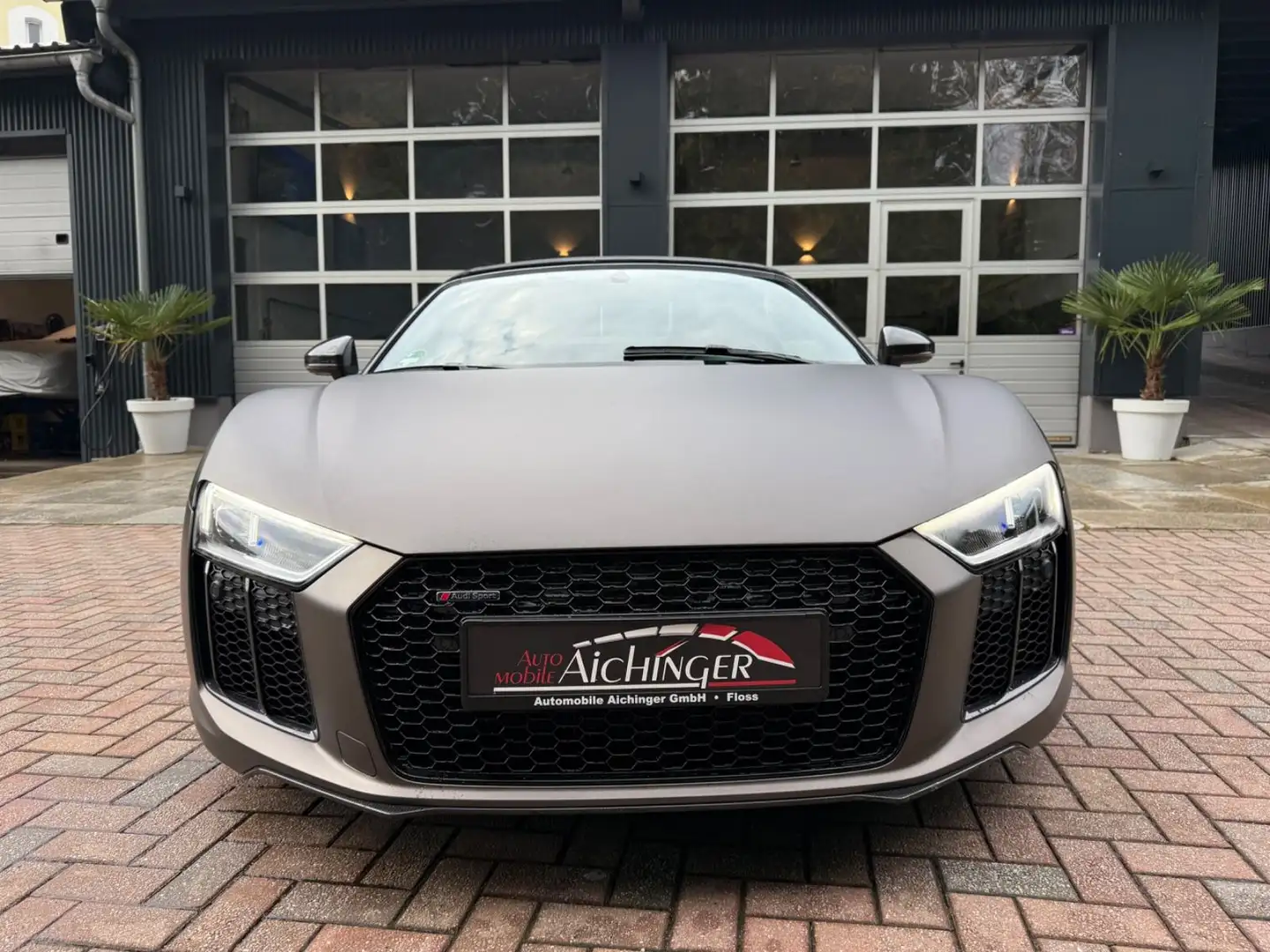 Audi R8 Spyder 5.2 FSI quattro Plus Audi Exclusive Braun - 2