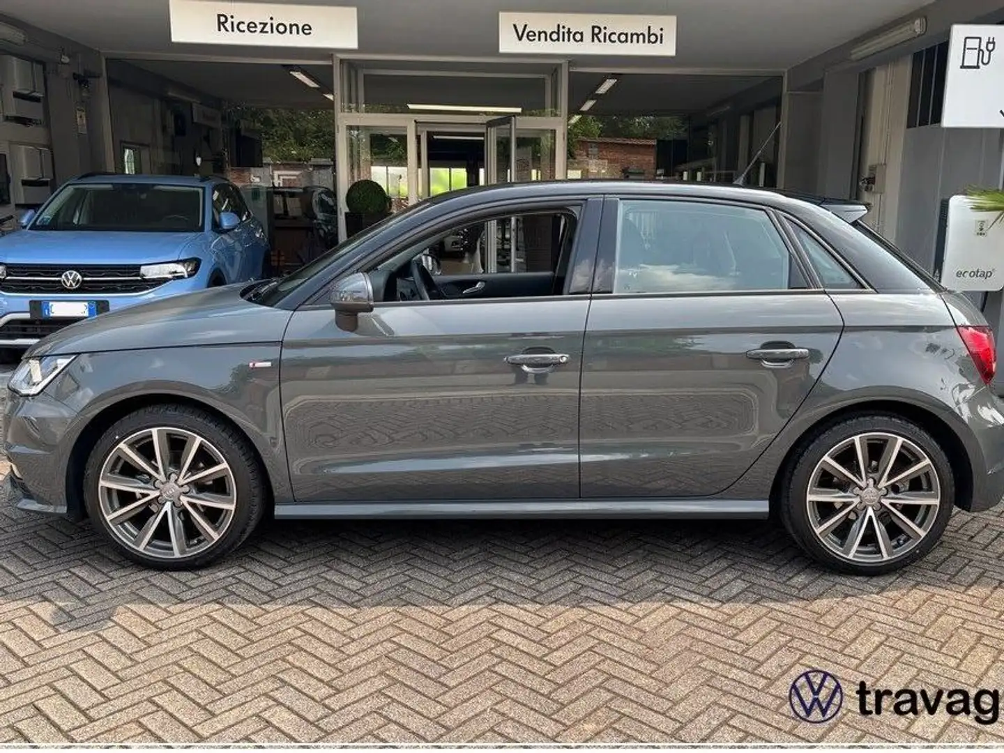 Audi A1 A1 Sportback 1.0 tfsi ultra Admired 95cv Grigio - 2