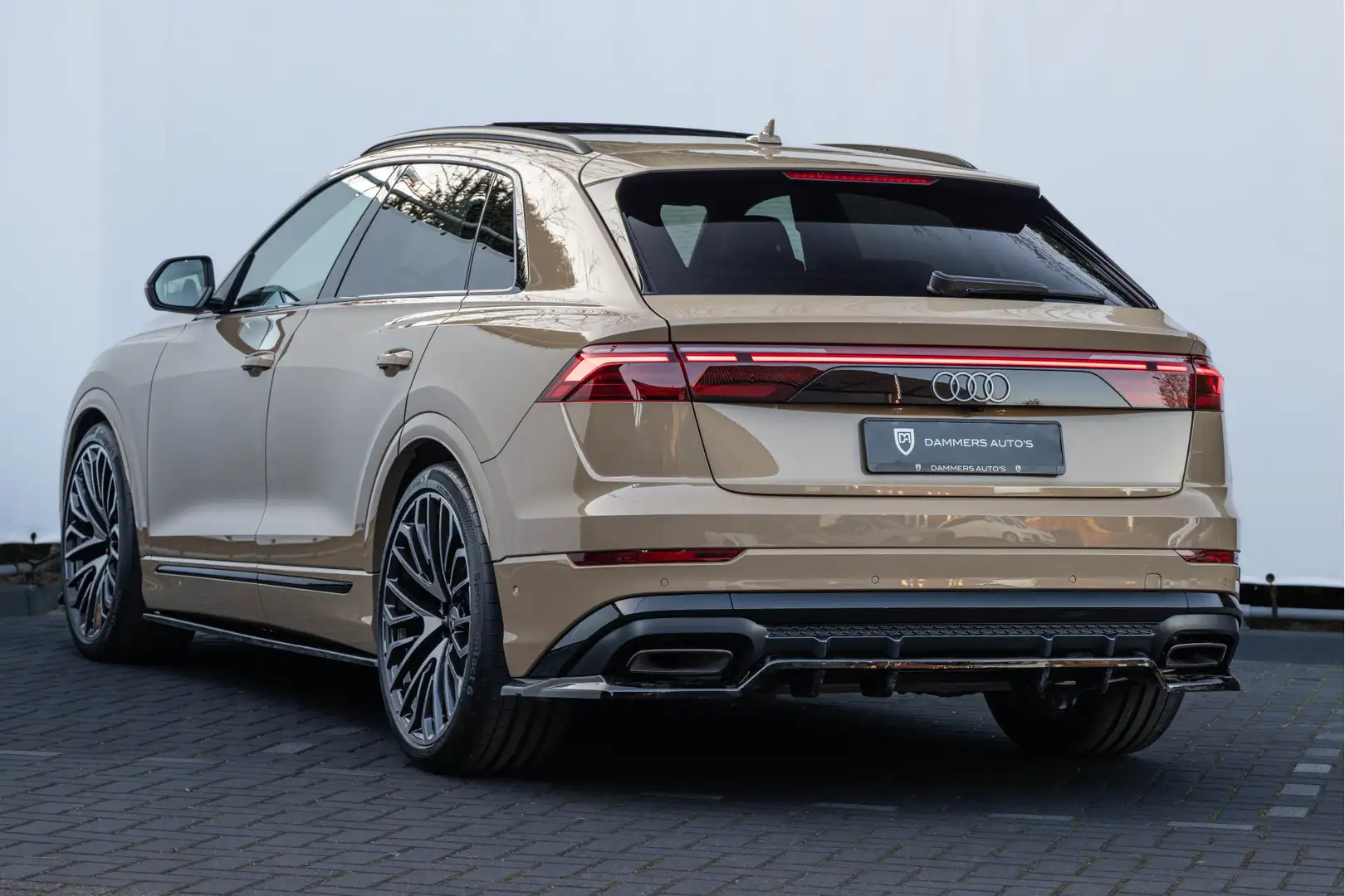 Audi Q8 50 TDI 286pk Quattro S-line S-stoelen Pano HuD Pan Oro - 2