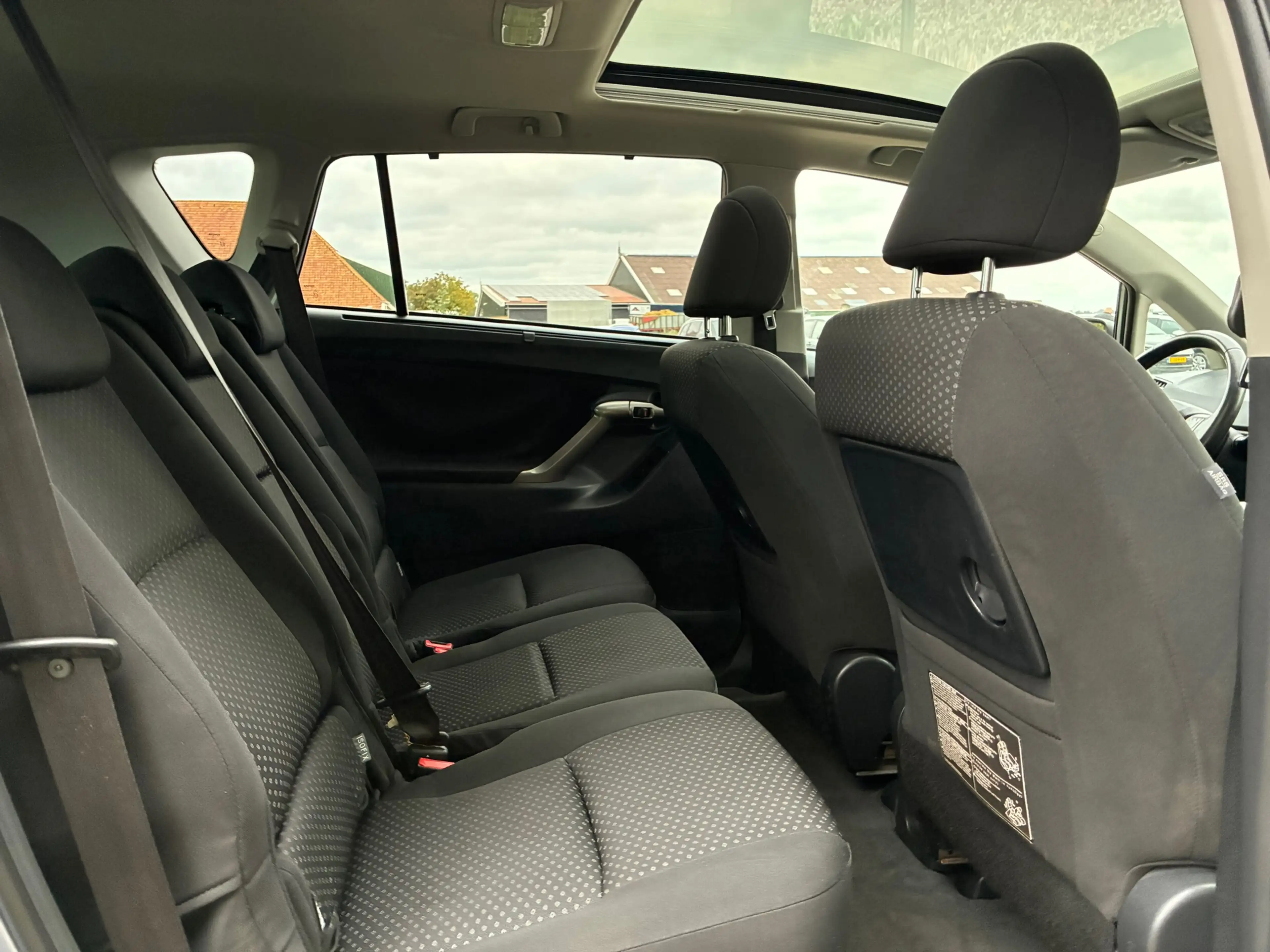 Toyota Verso 1.8 VVT-i Business 7p. | Panodak + Clima + Cruise — photo 9