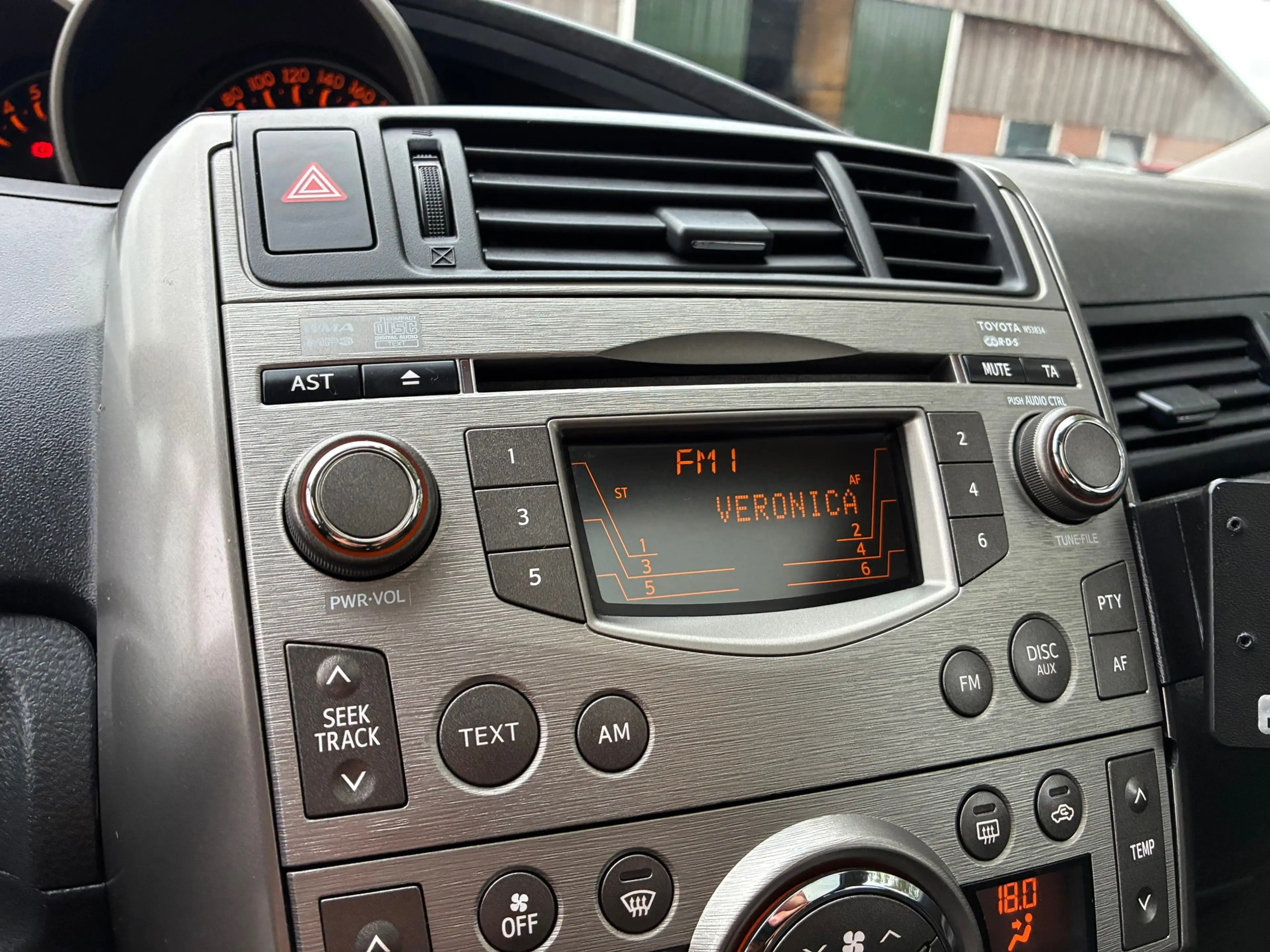 Toyota Verso 1.8 VVT-i Business 7p. | Panodak + Clima + Cruise — photo 19