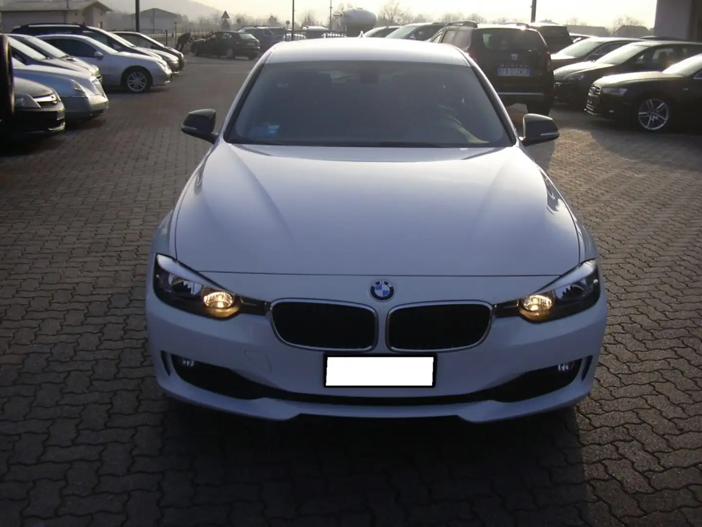 BMW 316 d Touring Business aut. Blanc - 2