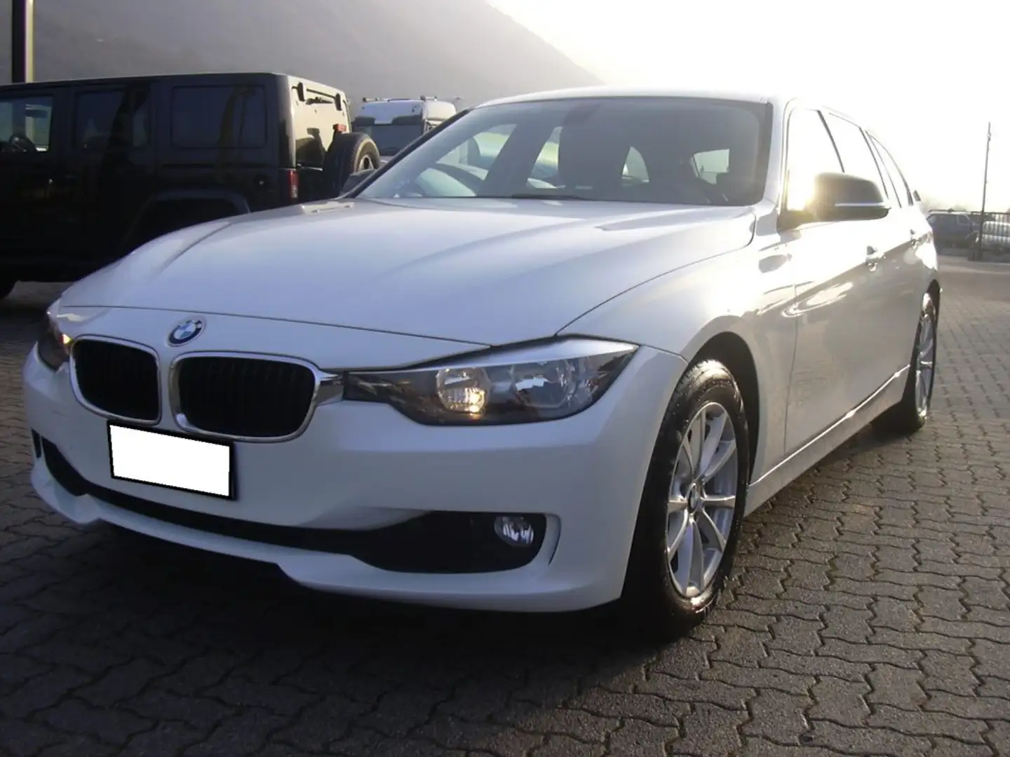 BMW 316 d Touring Business aut. Blanc - 1