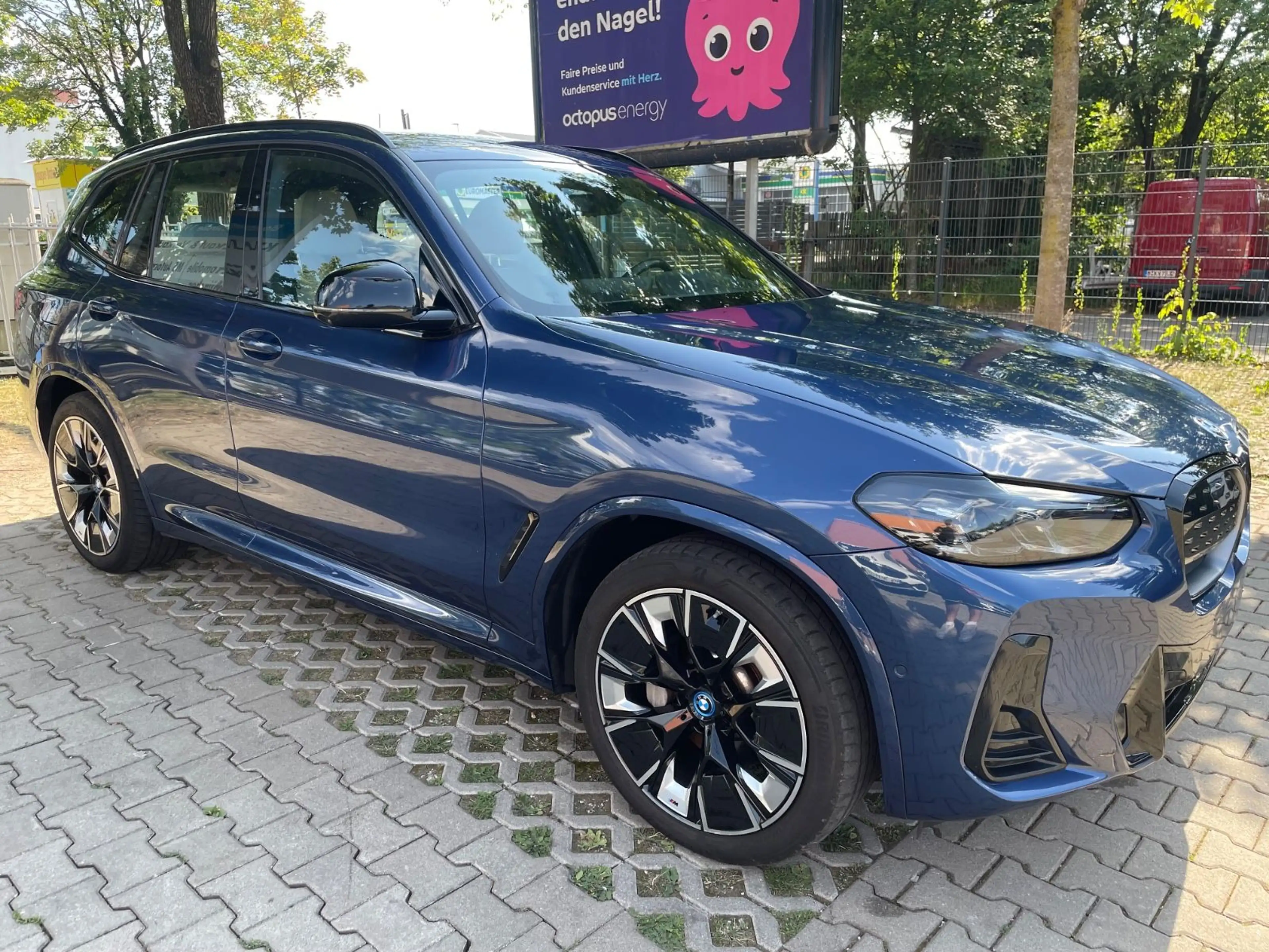 BMW iX3 Impressive*Panora*Head Up*360°Kamera* — photo 9