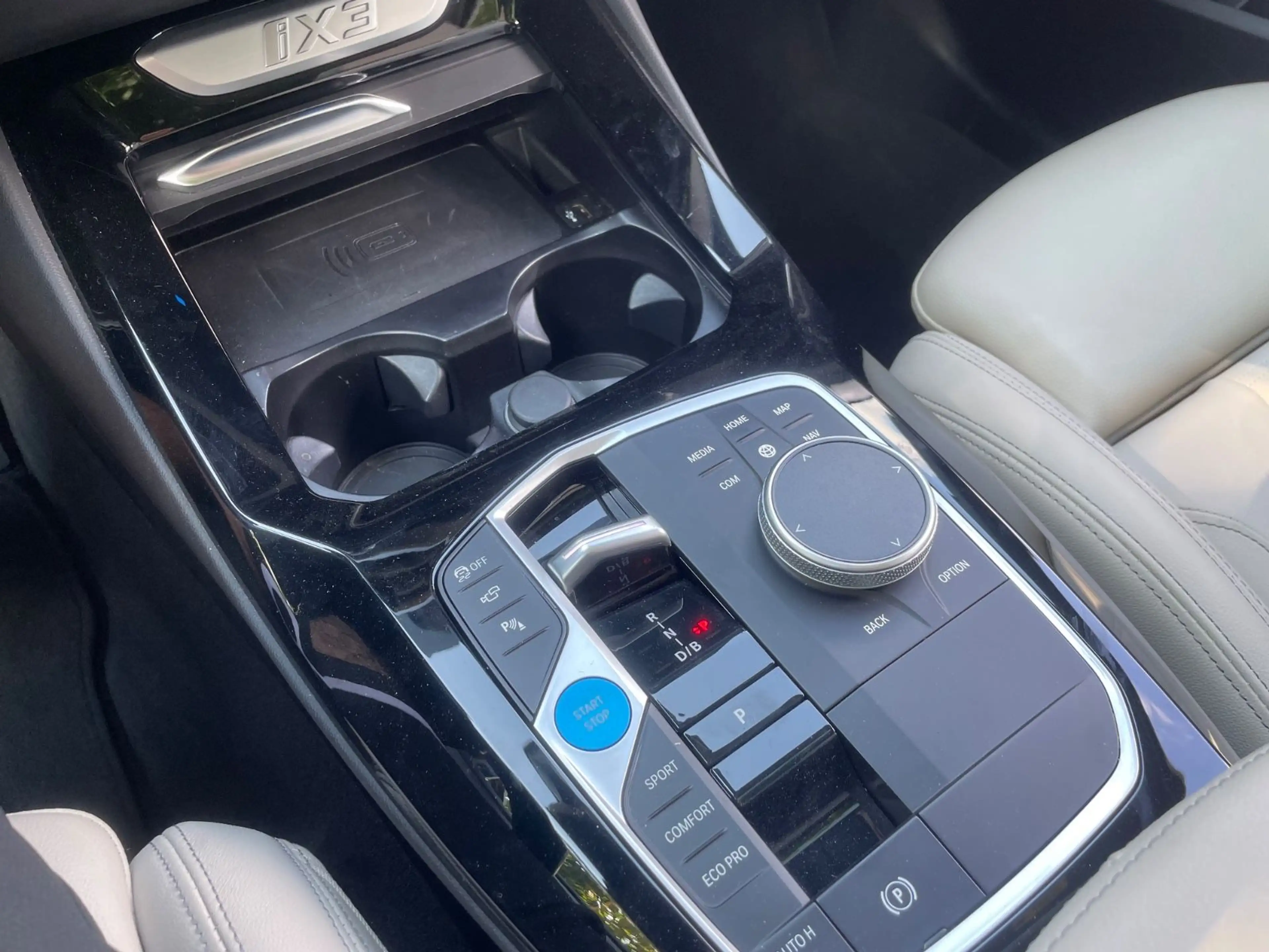 BMW iX3 Impressive*Panora*Head Up*360°Kamera* — photo 14