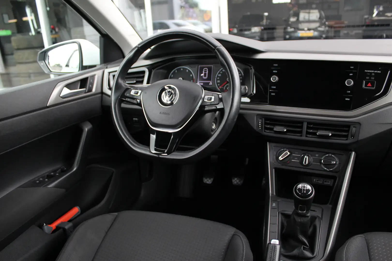Volkswagen Polo 1.0 TSI Comfortline | Carplay | ACC | LMV | Wit - 2