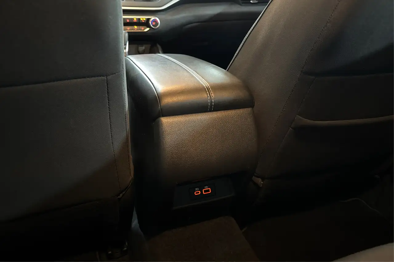 Nissan Altima снимка Nissan Altima