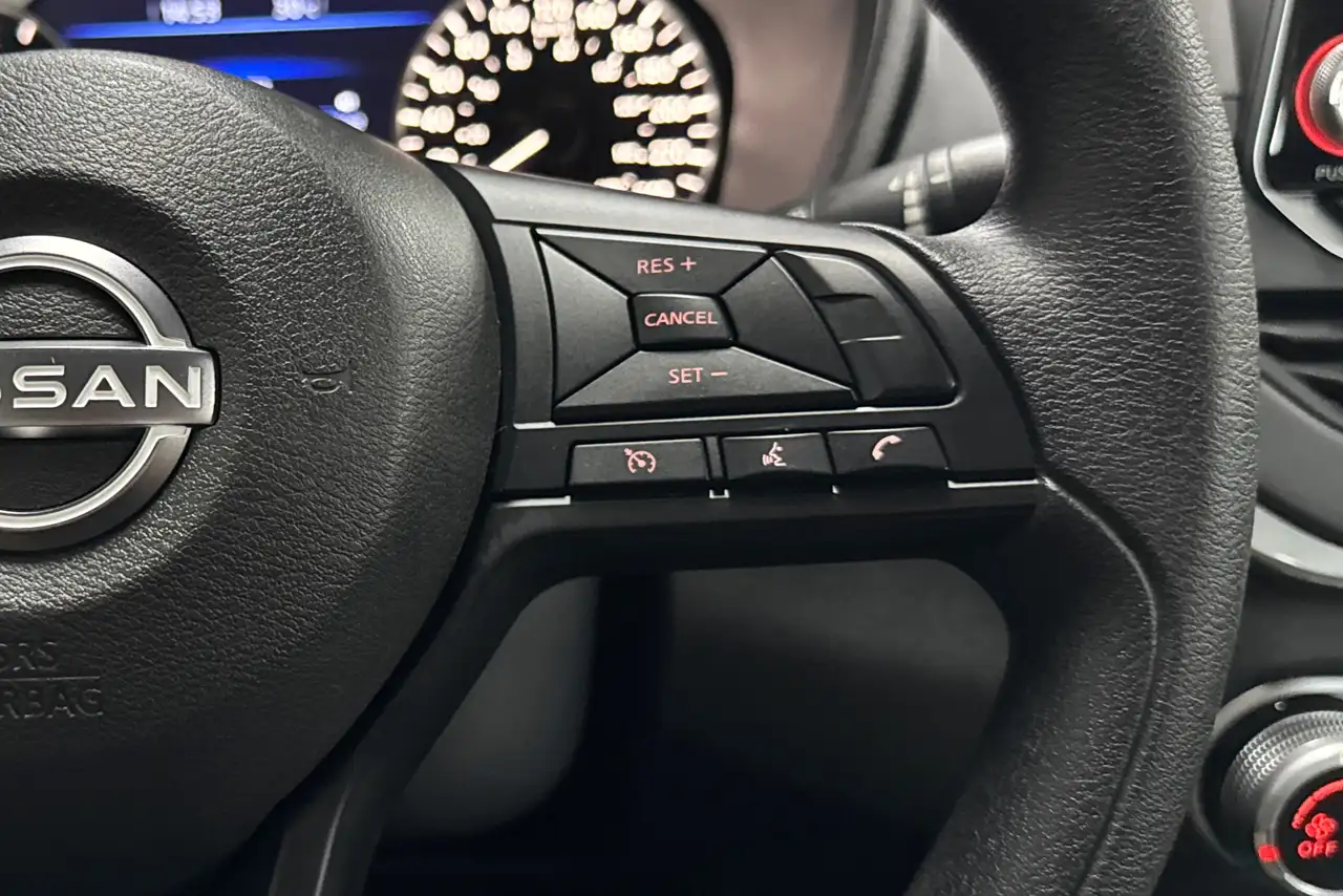 Nissan Altima снимка Nissan Altima