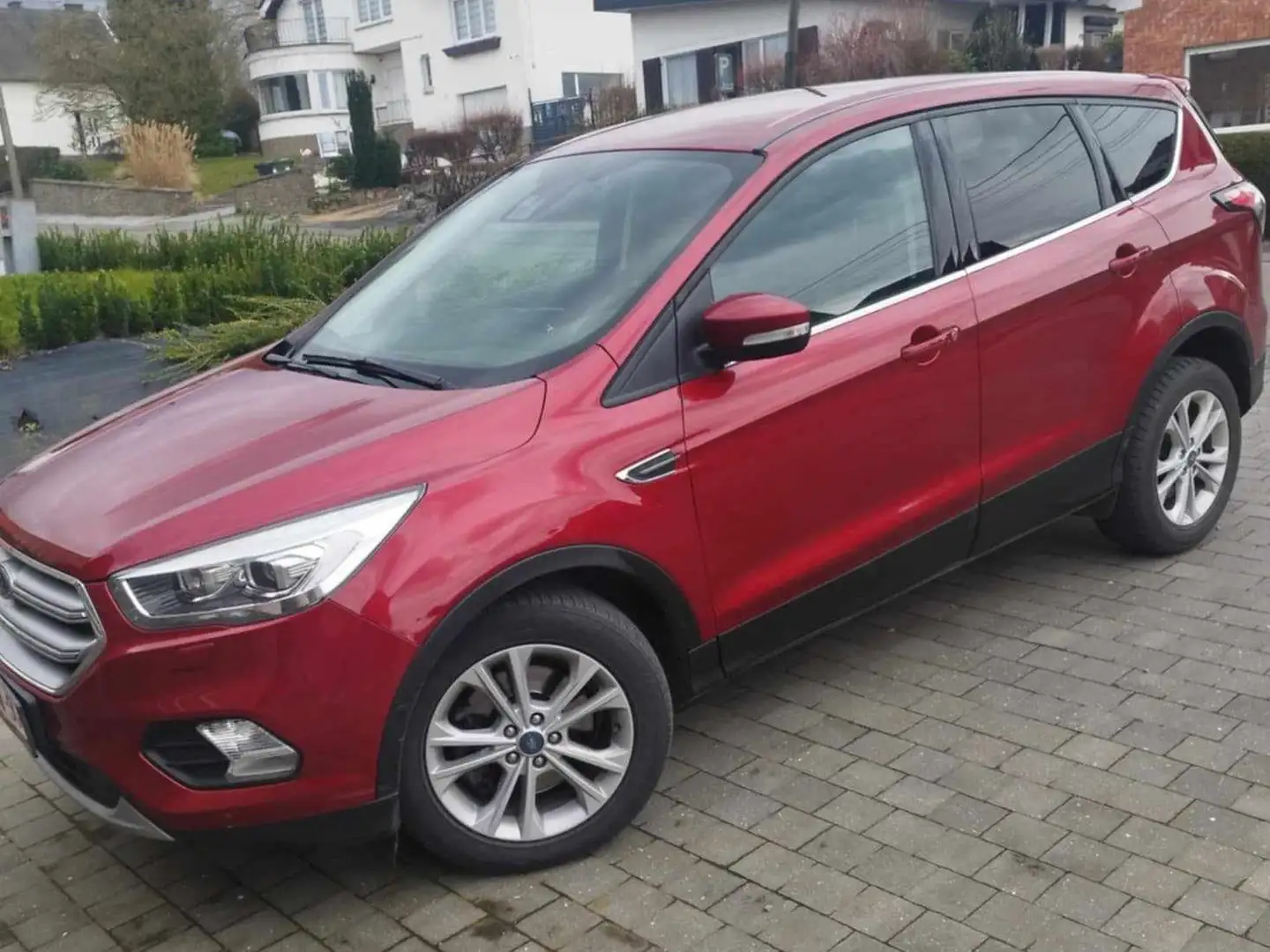 Ford Kuga titanium 1.5 Rood - 1