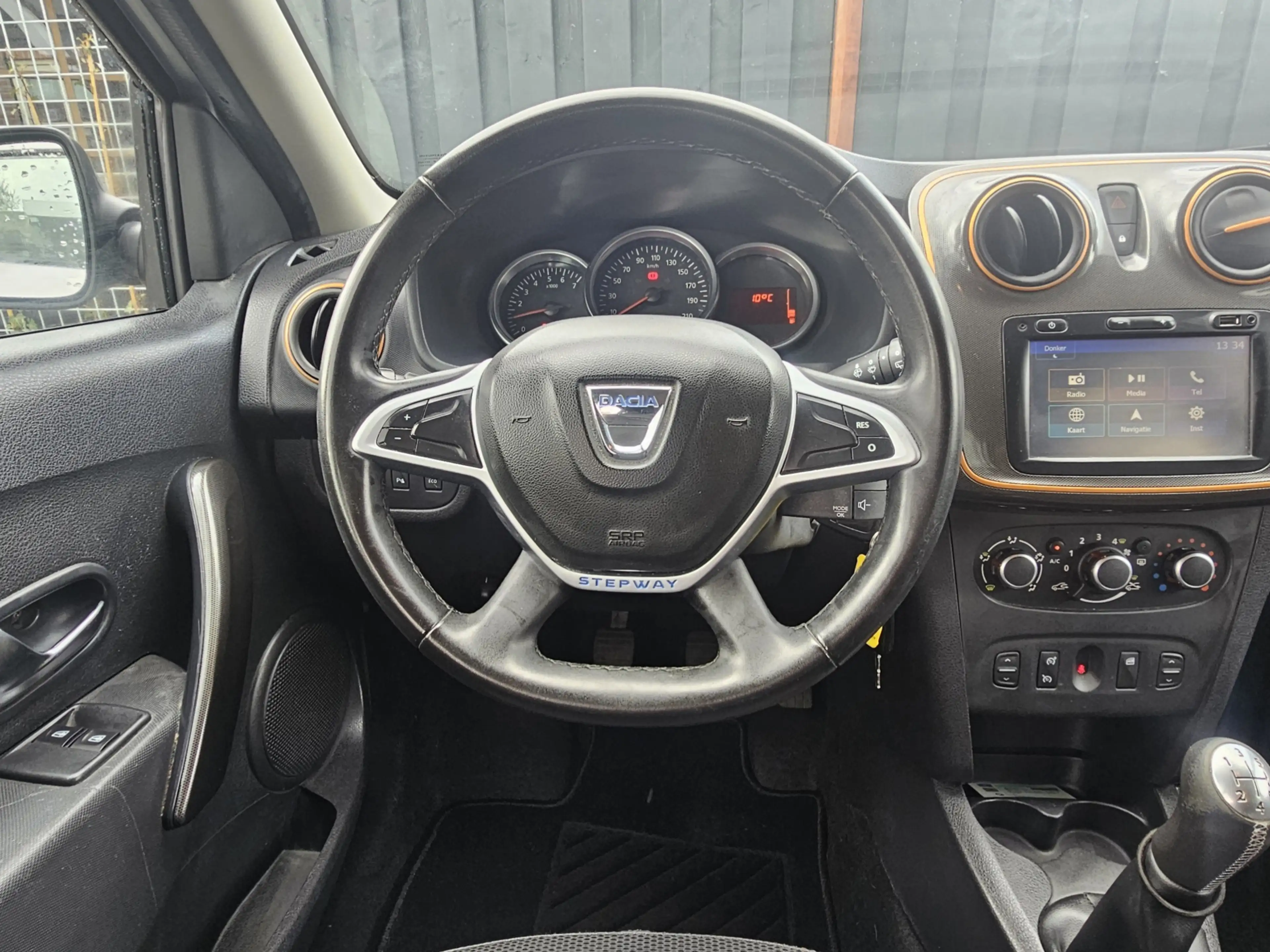 Dacia Logan MCV 1.5 dCi Stepway — photo 16
