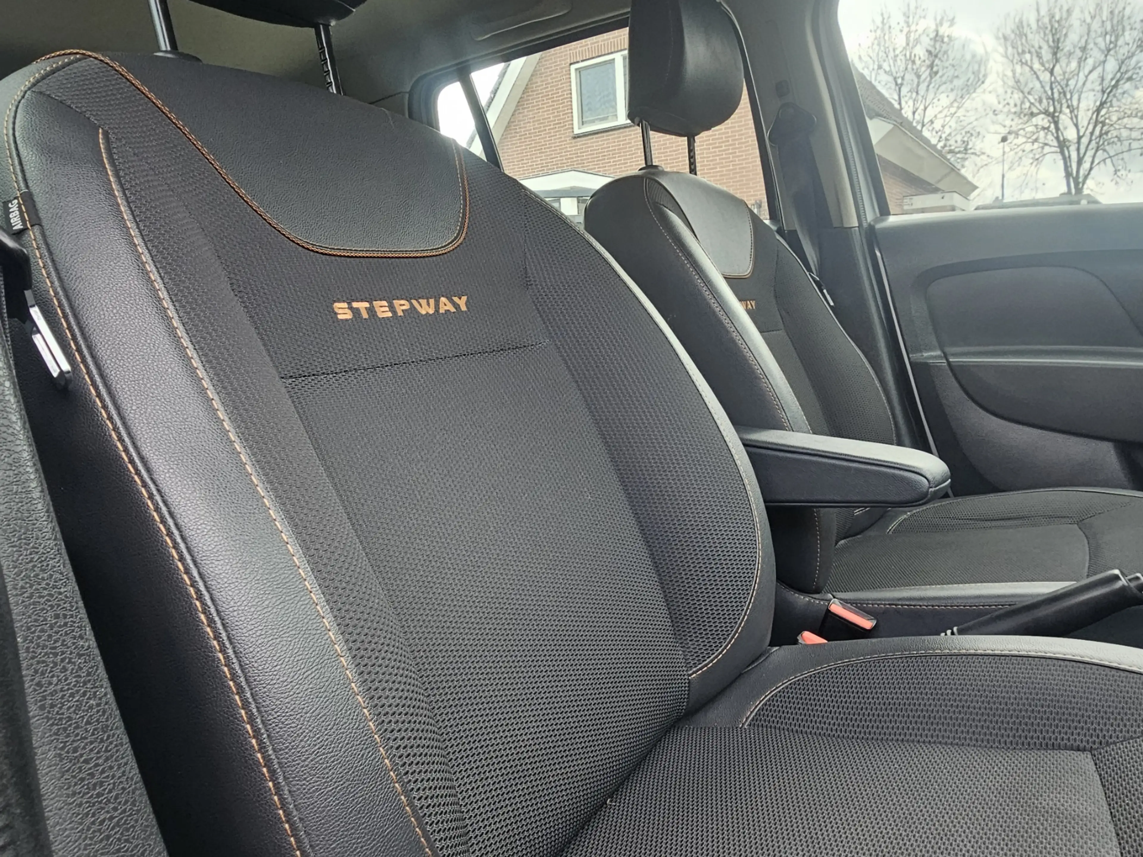 Dacia Logan MCV 1.5 dCi Stepway — photo 22