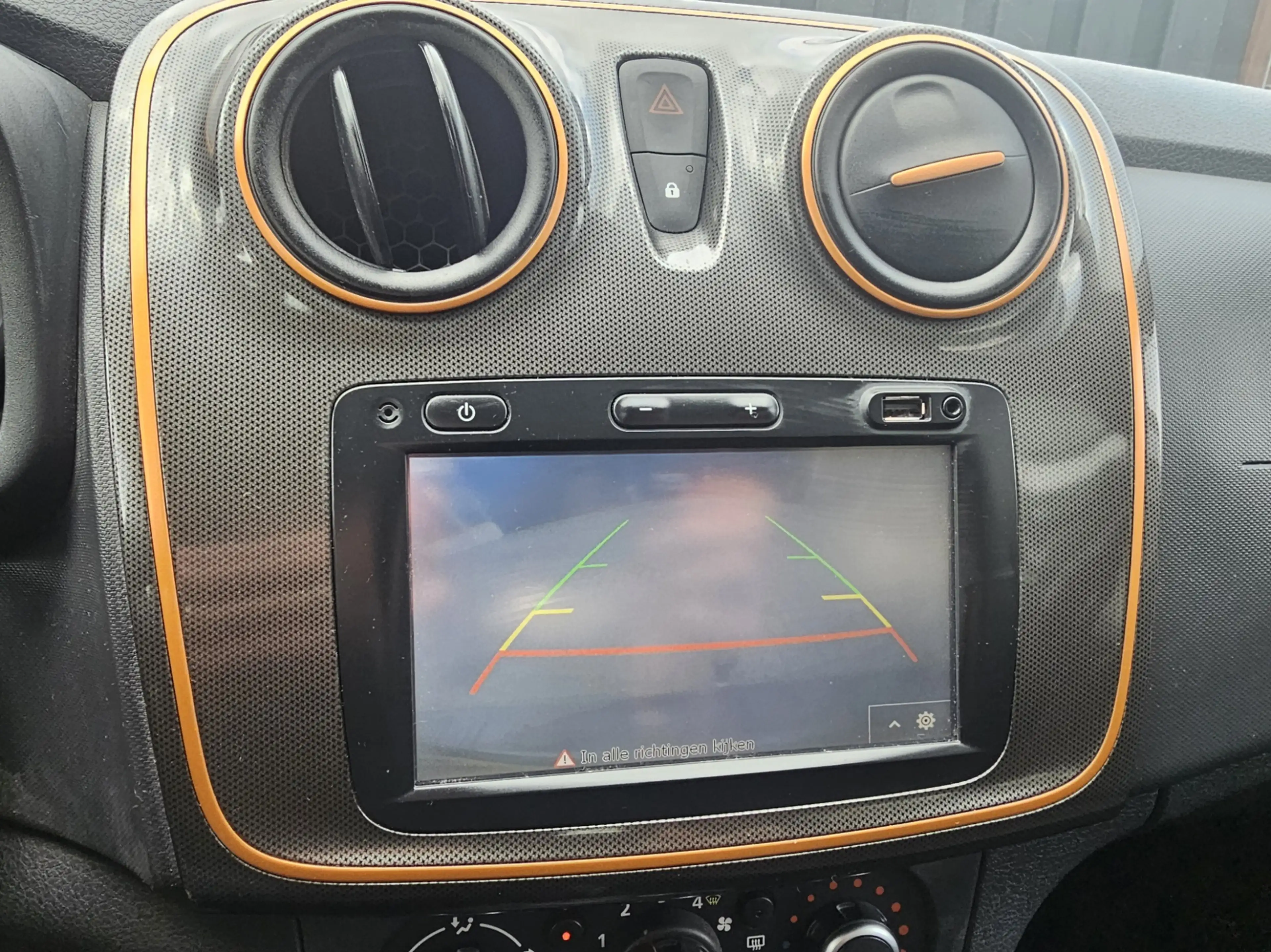 Dacia Logan MCV 1.5 dCi Stepway — photo 23