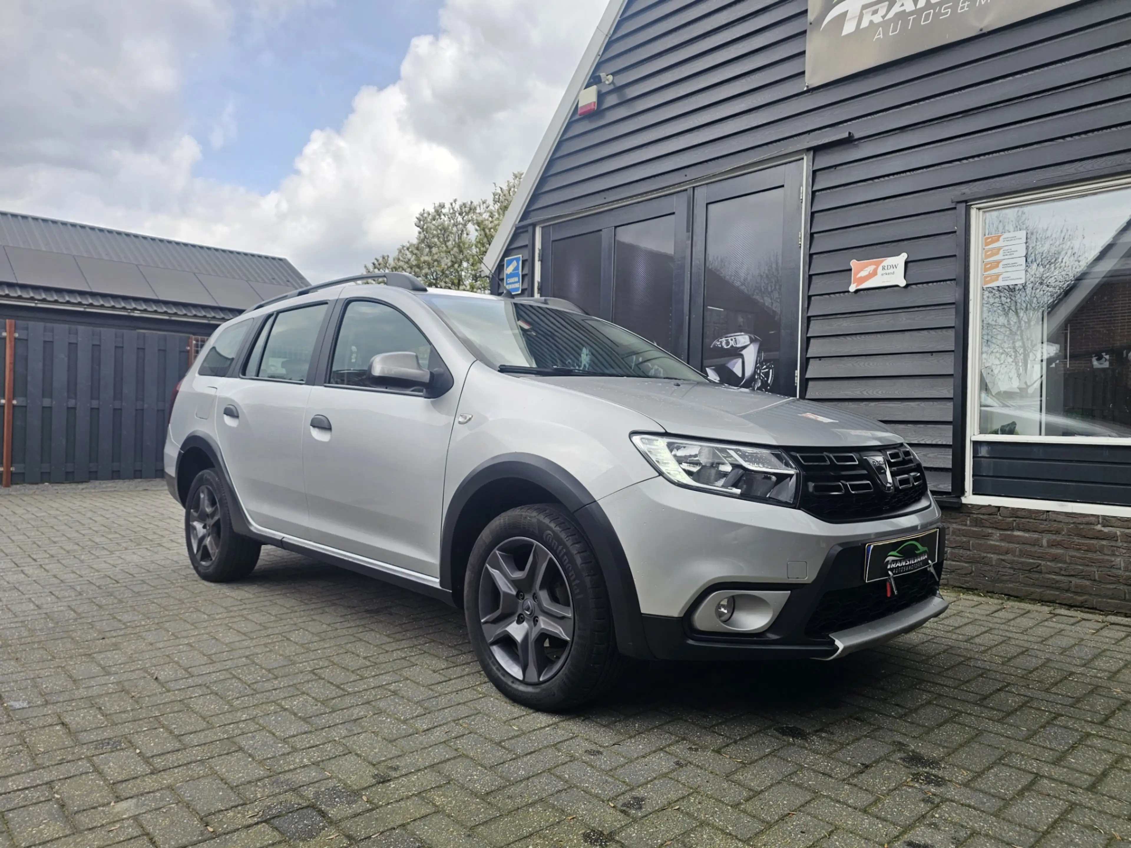 Dacia Logan MCV 1.5 dCi Stepway — photo 8