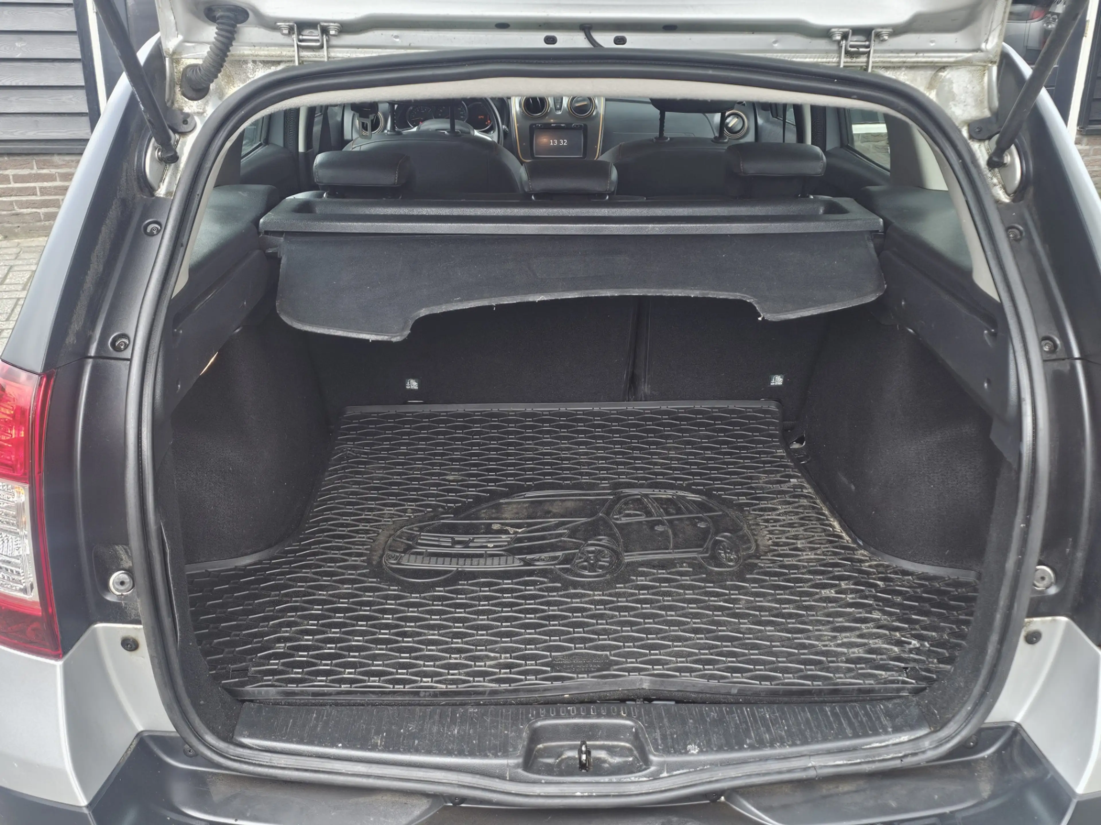 Dacia Logan MCV 1.5 dCi Stepway — photo 11