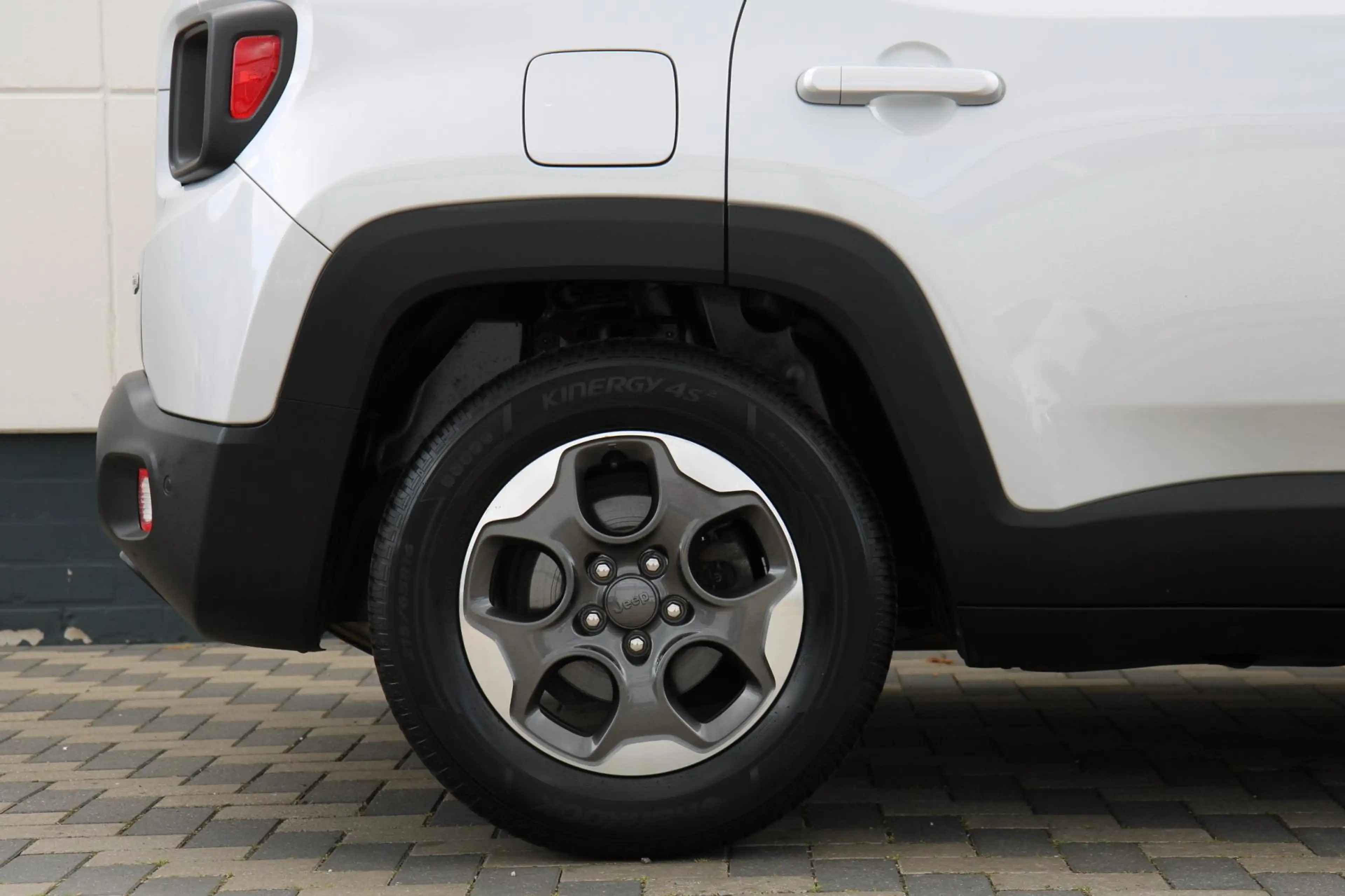 Jeep Renegade 1.4 MultiAir Automaat 140PK trekhaak luxe !! — photo 44